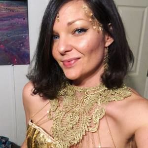 Meet your Posher, Stacy